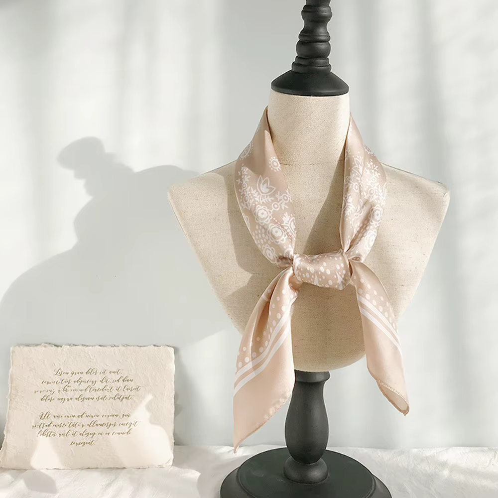 Nouveaux foulards pour femmes en soie satinée imprimé cachemire
