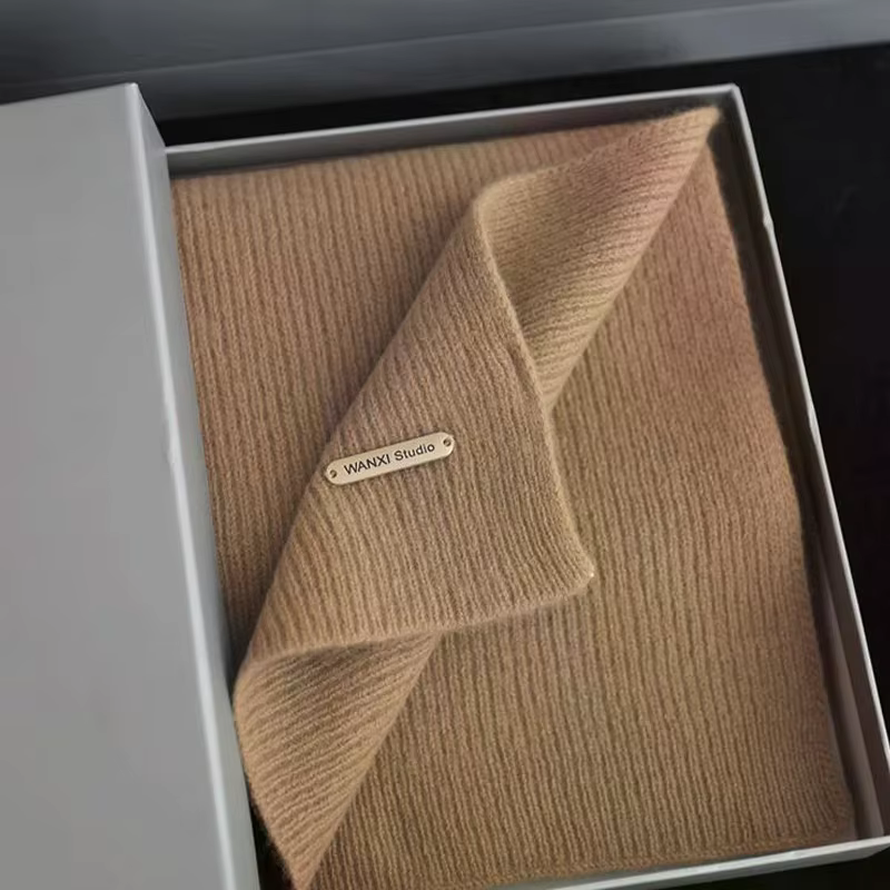 Écharpe tricotée de couleur unie pour femmes