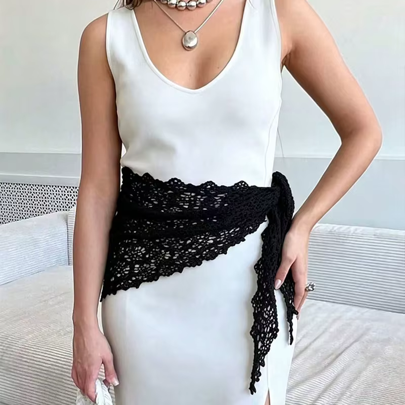 Écharpe triangulaire en dentelle au crochet