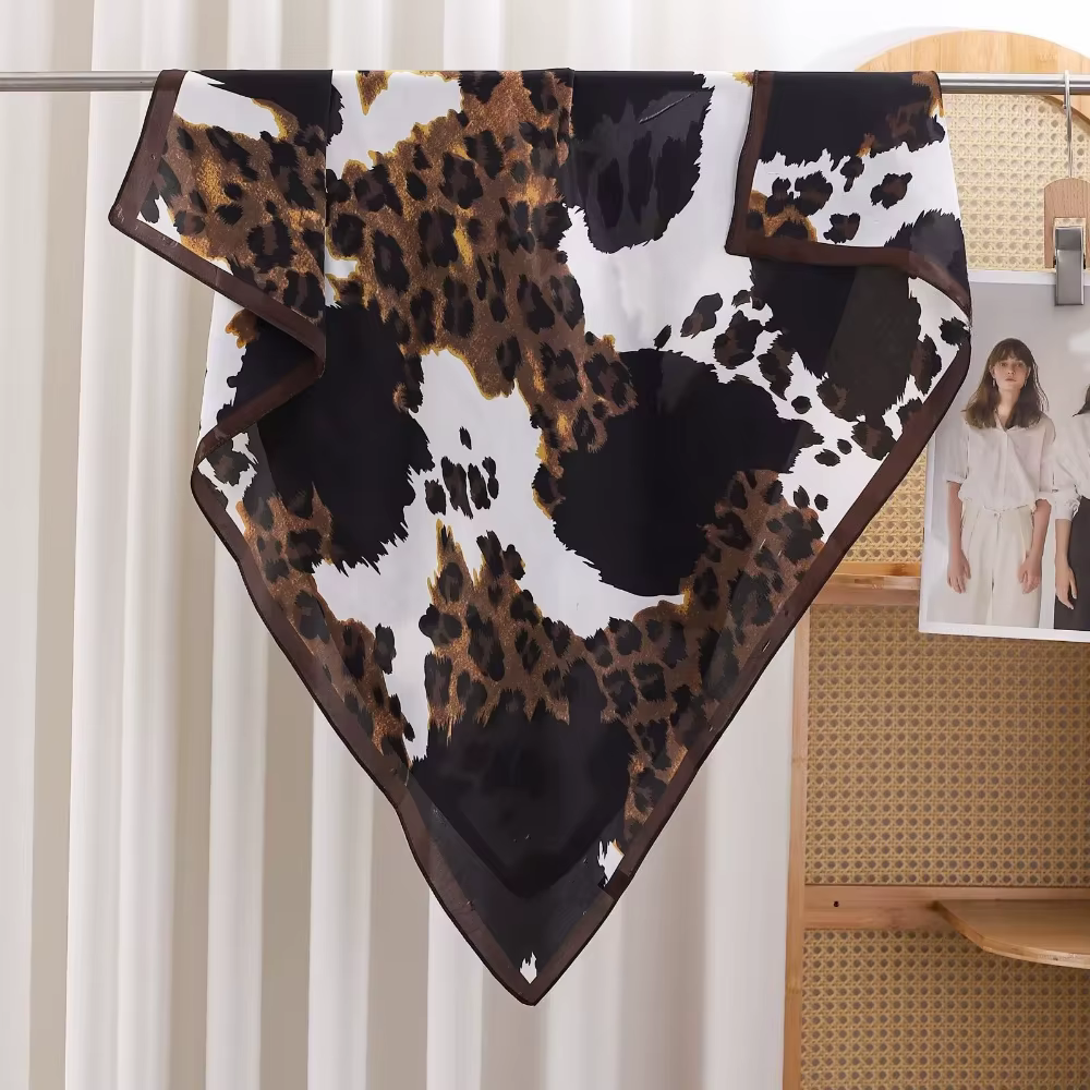 Écharpe imprimée léopard de 68 cm en fibre de polyester pour toutes les saisons
