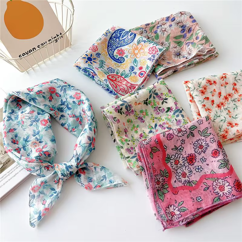 Petit foulard carré en coton et lin