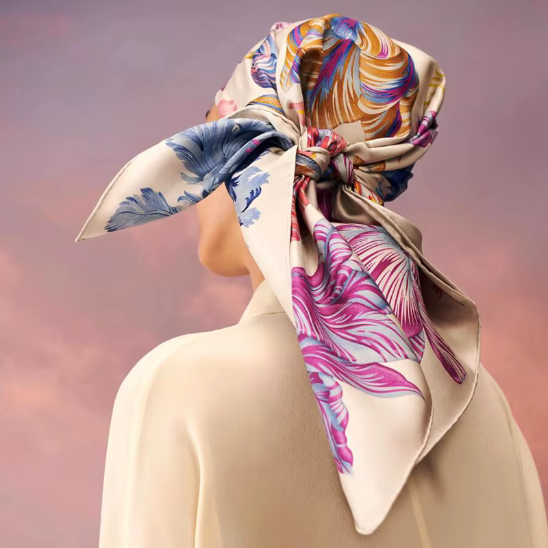 Foulard en soie 90 Floral pour femmes