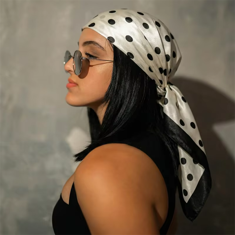 2026 Foulard carré à pois pour femme