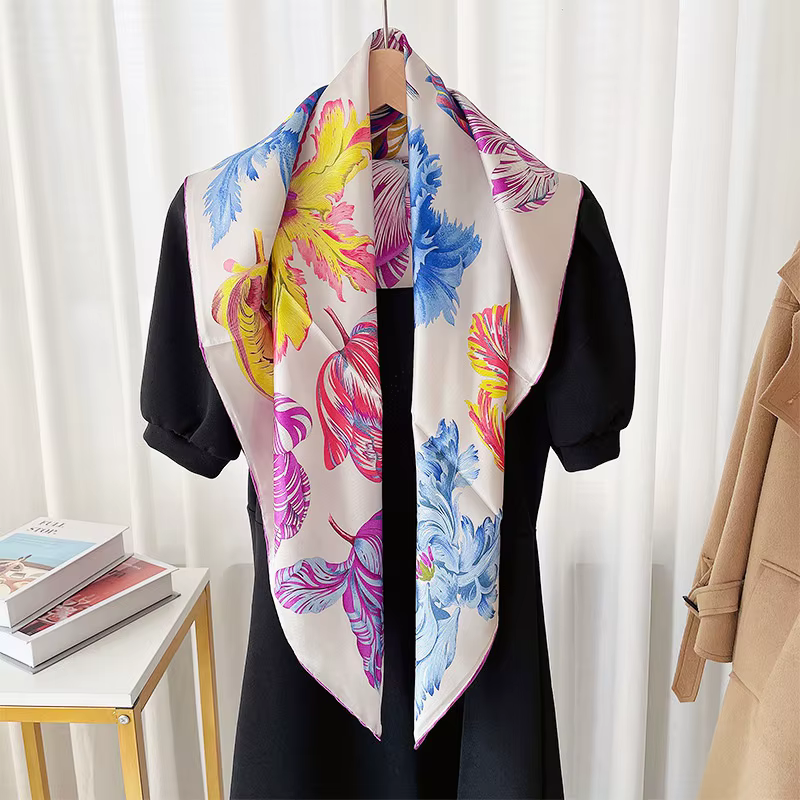 Foulard en soie 90 Floral pour femmes