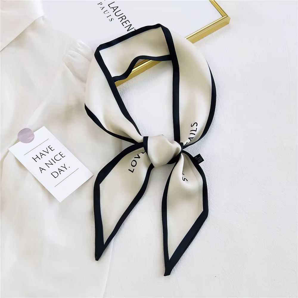 Longue Écharpe Étroite en Satin pour Femme
