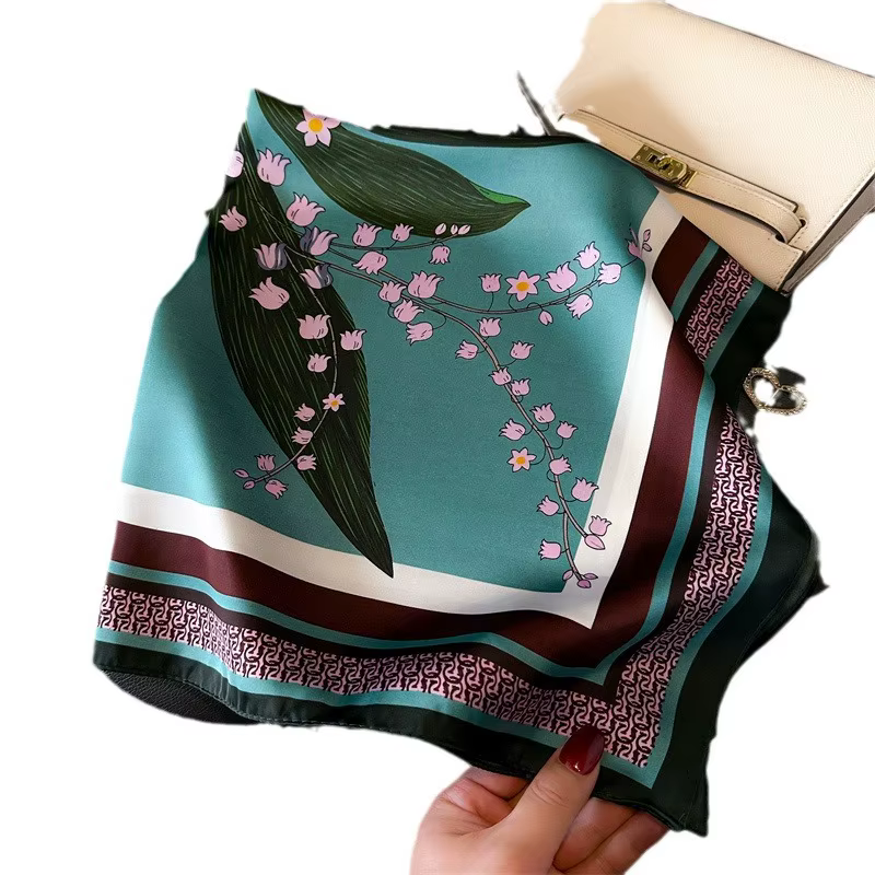 Foulard carré en soie pour femmes