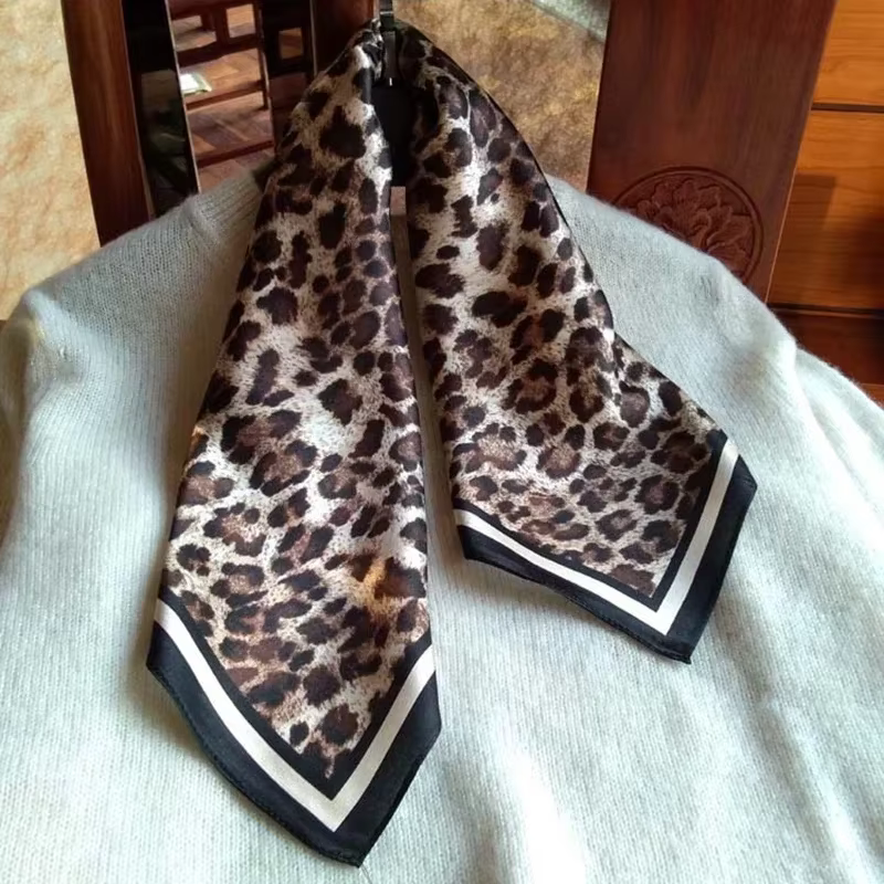 Foulard de cheveux de cou léopard pour femme 100%