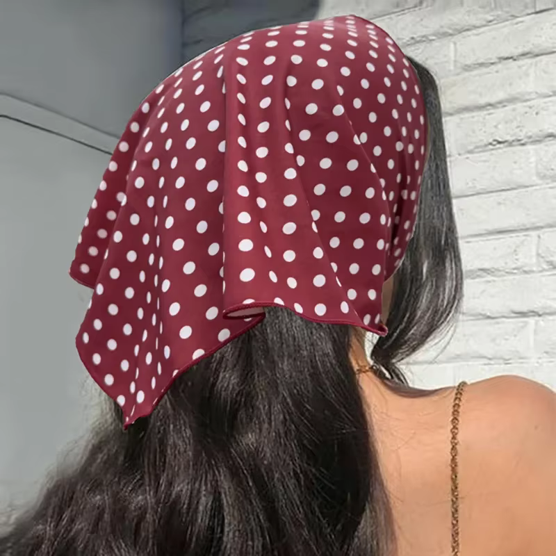 Bandana vintage rouge à pois