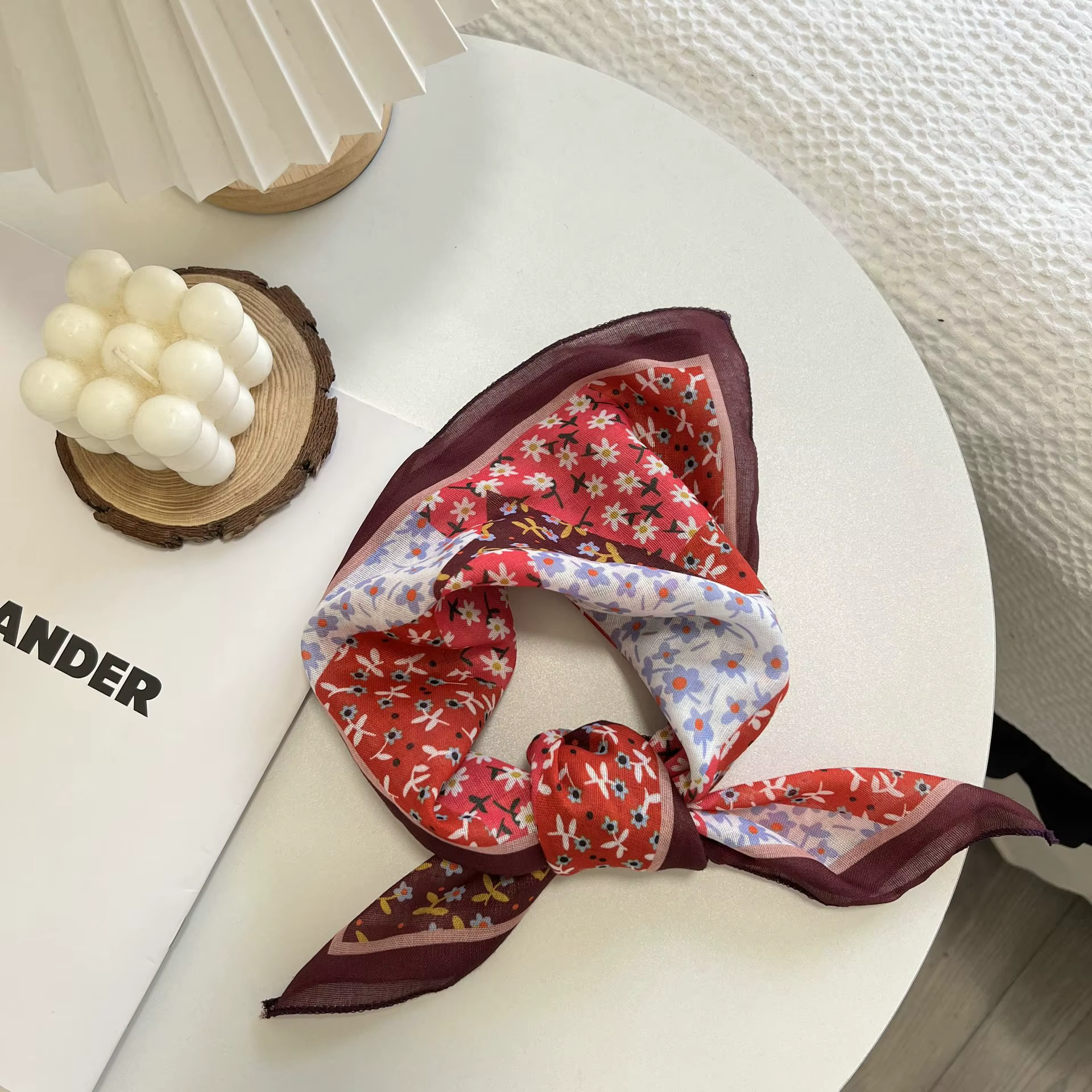 Foulard de cou carré pour femmes