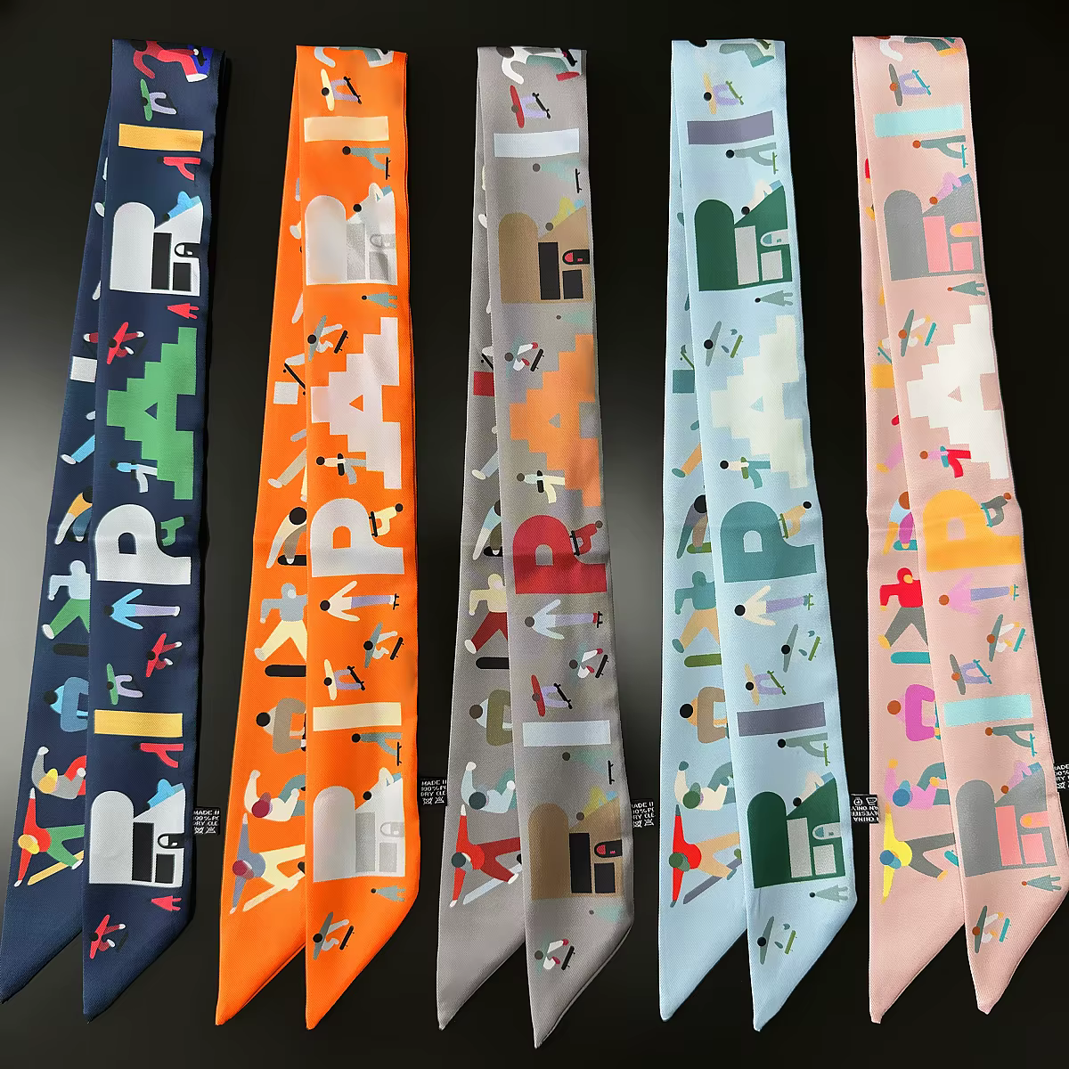 Écharpe en sergé de lettres de planche à roulettes pour femmes