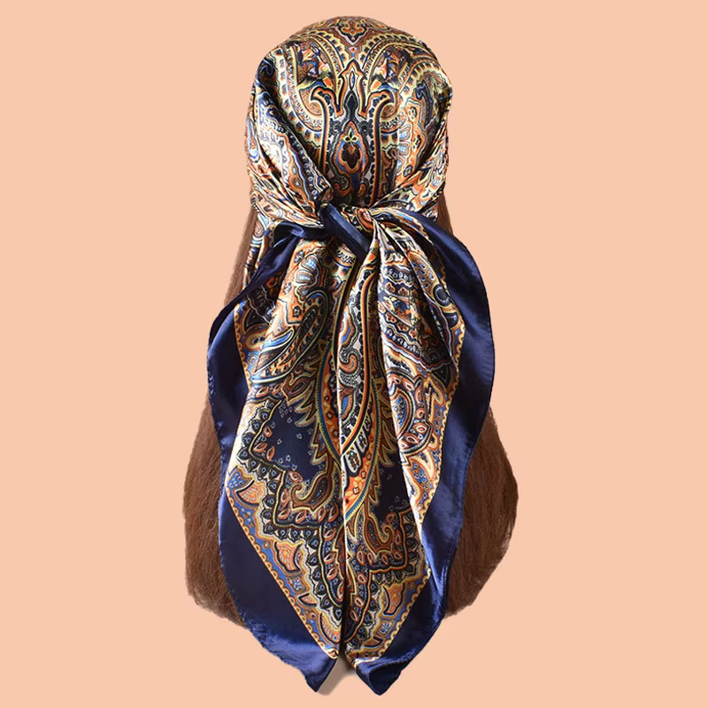 Foulard carré en soie imprimé de marque de luxe pour femme