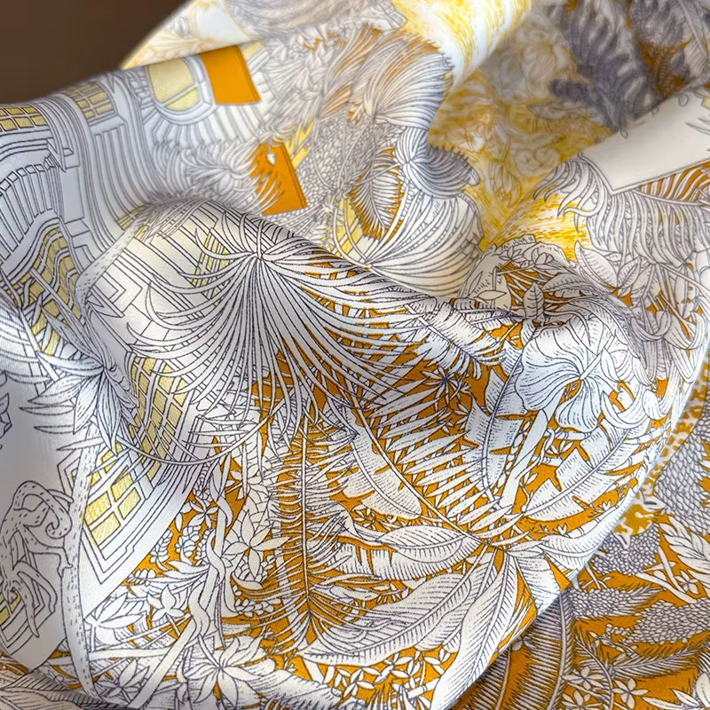 Foulard Carré Imprimé Floral de Luxe pour Femme