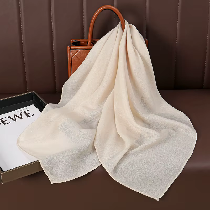 Foulards carrés de couleur unie pour femmes