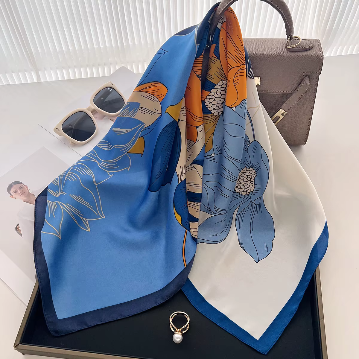Foulard carré pour femmes