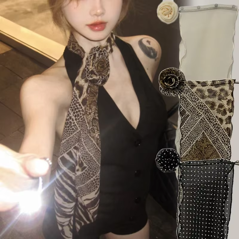 Foulard en soie imprimé léopard élégant pour femmes