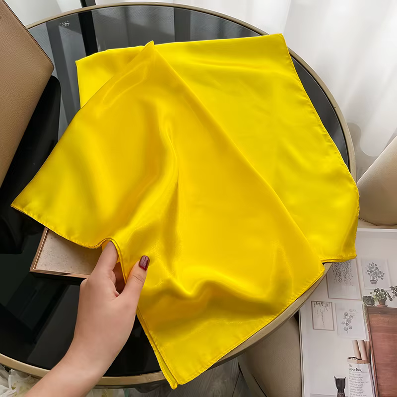 2025 nouvelle couleur unie mode élégant châle carré écharpe pour les femmes été protection solaire Hijab foulard femme enveloppes Bandana