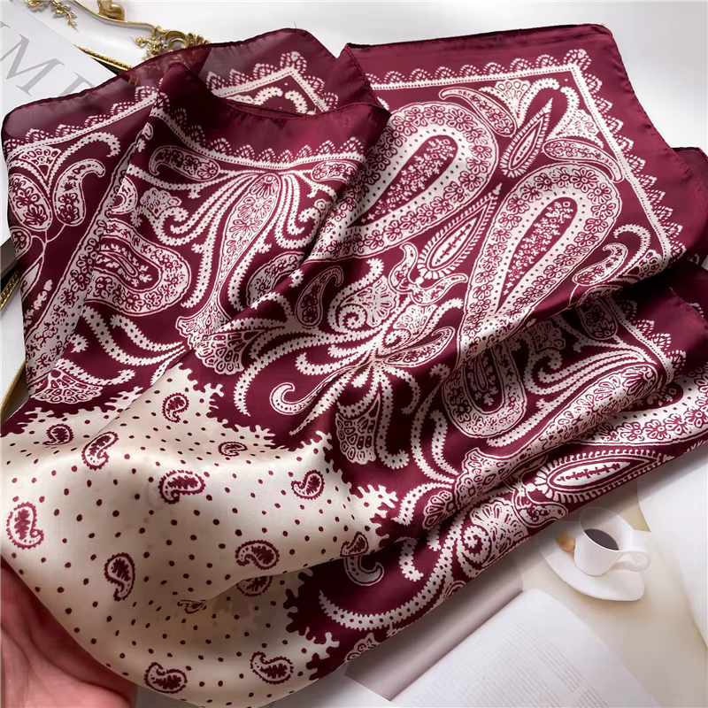 Foulard carré imprimé Paisley pour femmes