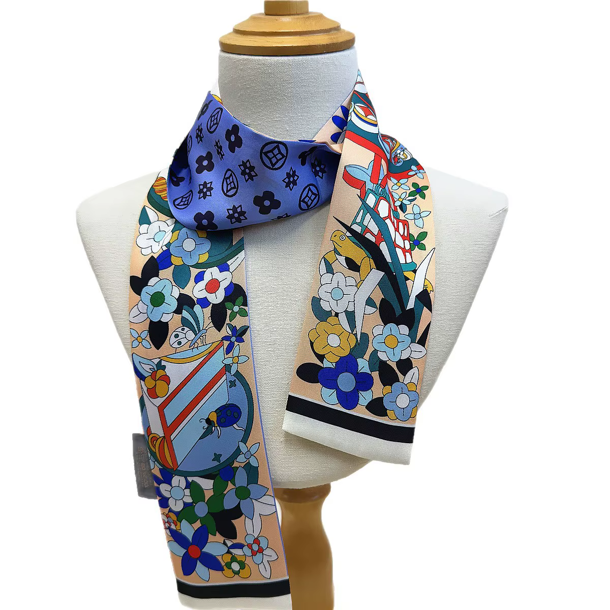 Foulard en soie polyvalent et élégant