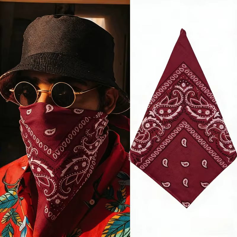 Foulard carré rouge bordeaux style western