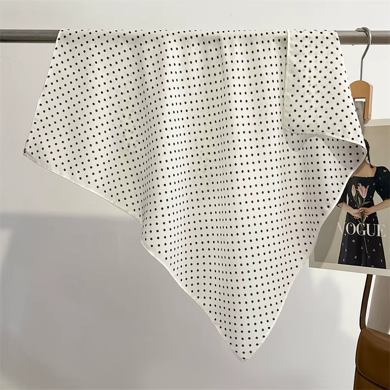 Foulard carré en pur coton pour femmes