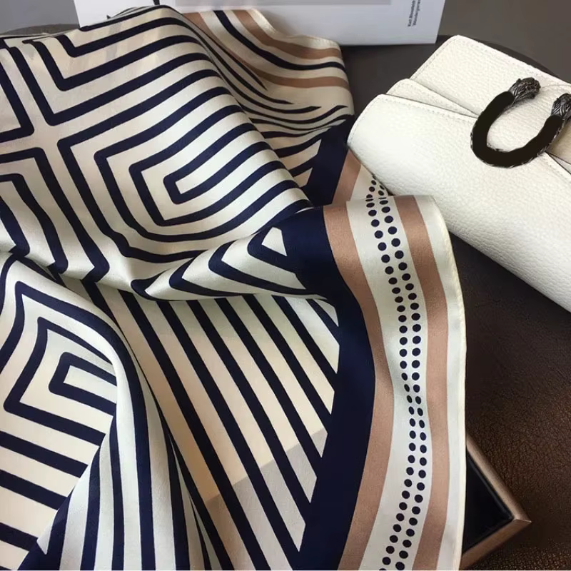 Foulard carré 100% soie véritable pour femmes