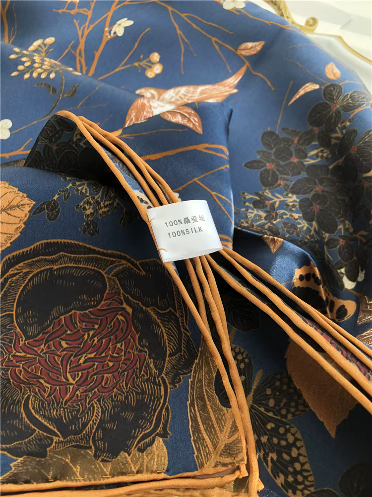 Foulard à motif floral pour femmes