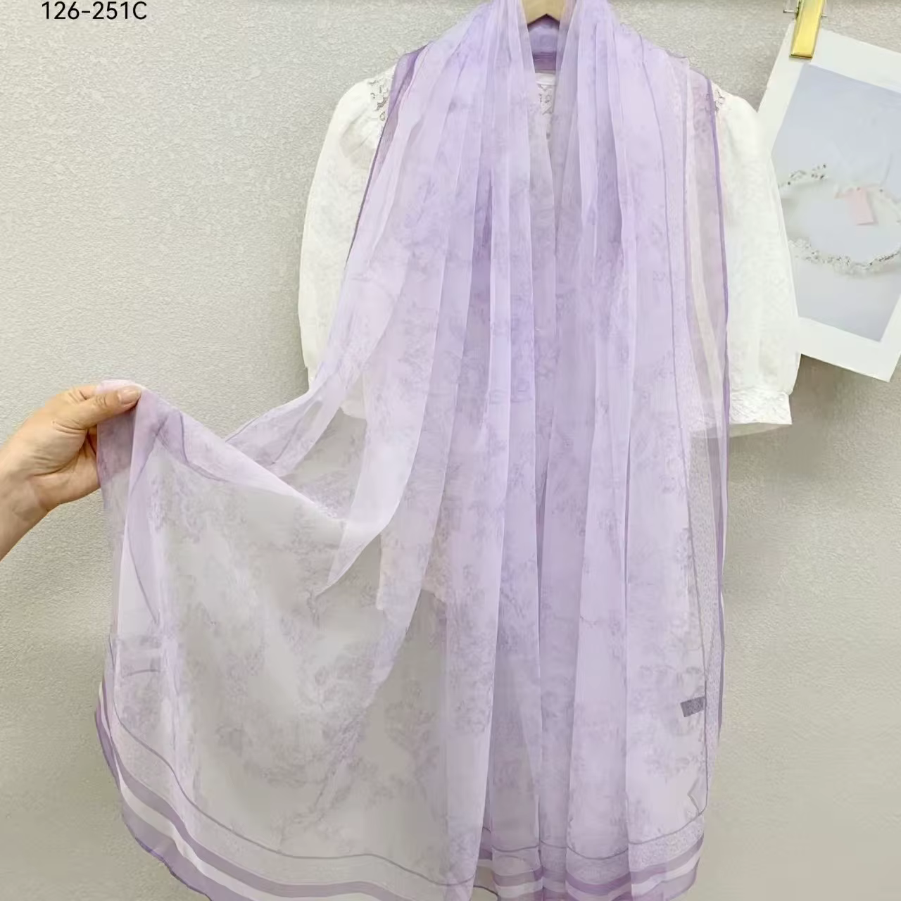 2025 Foulard en soie pour femmes