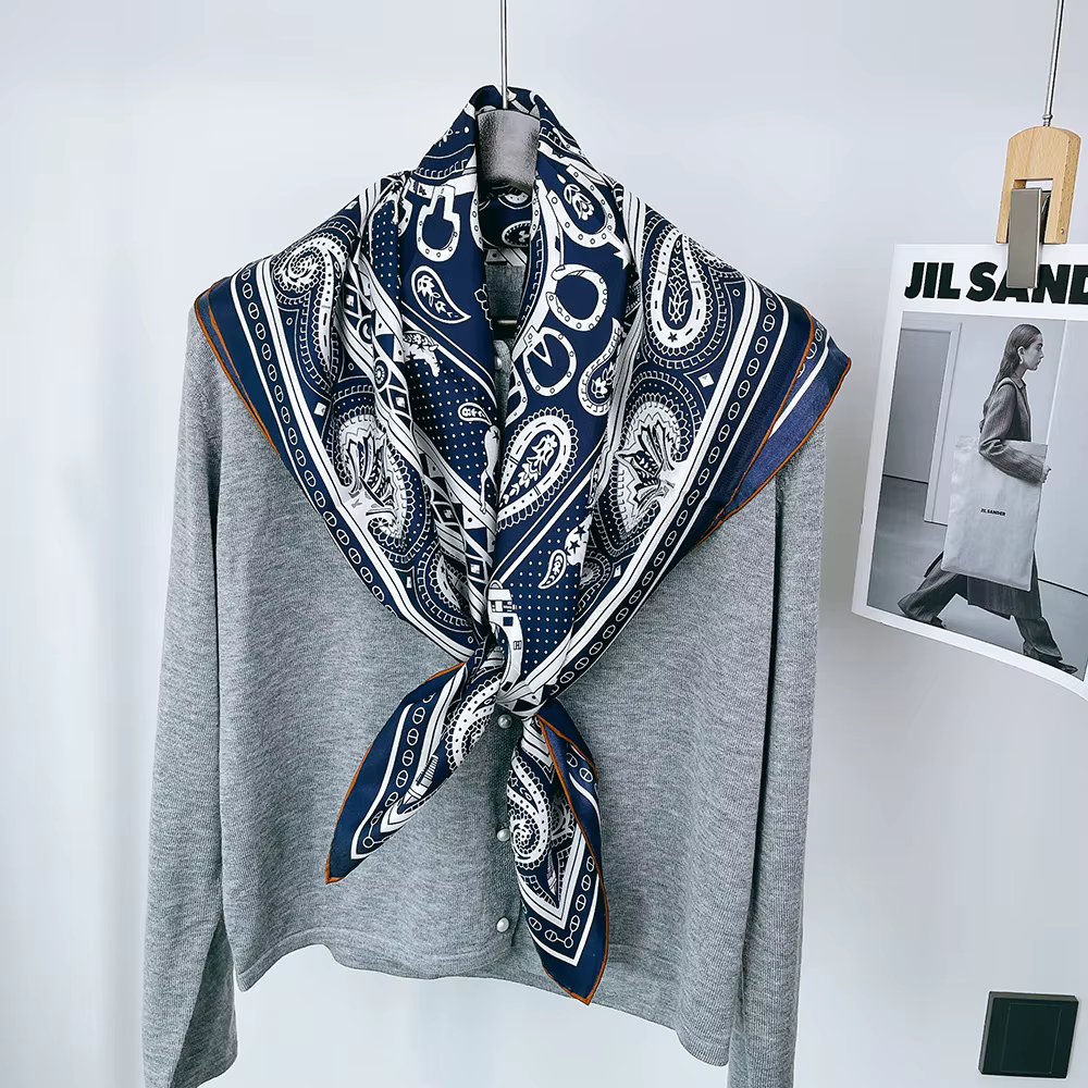 Écharpe en soie bleue 90CM pour femmes