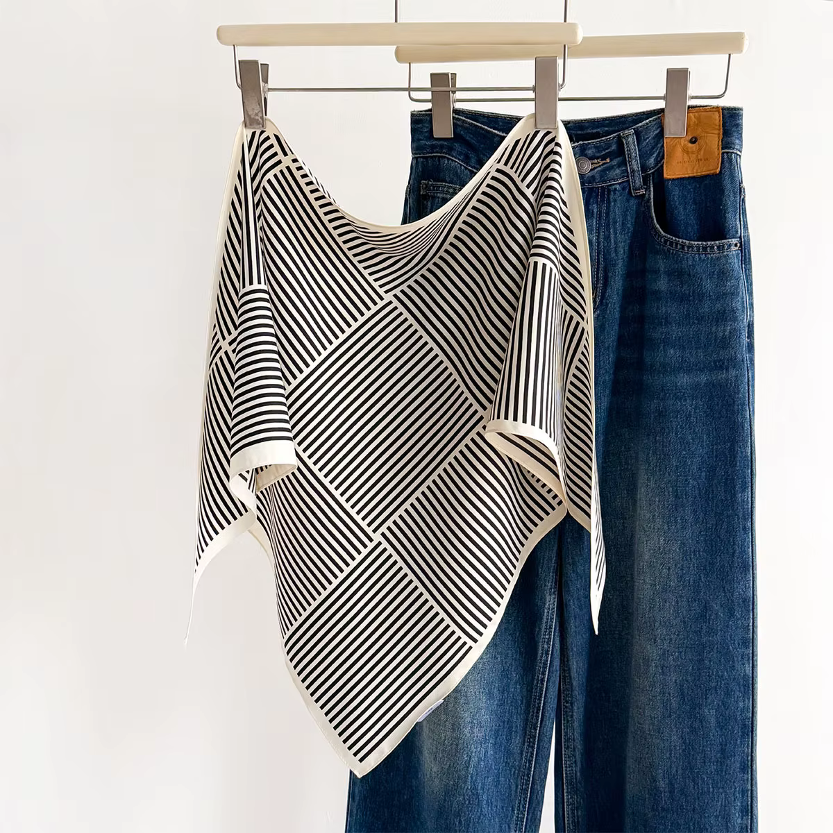 Foulard triangulaire rétro pour femme
