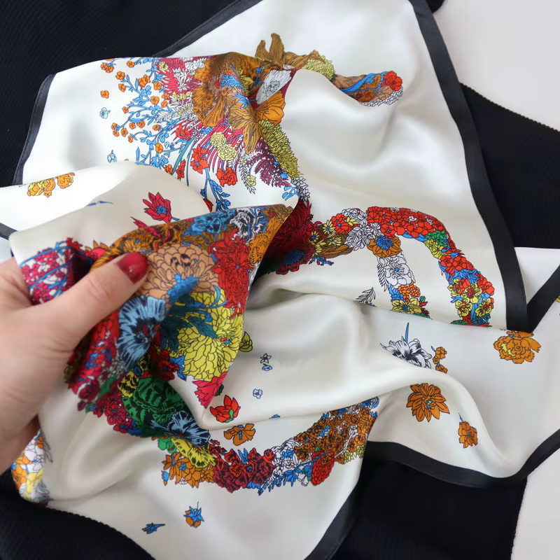 Foulard carré 100% Soie Véritable pour Femme