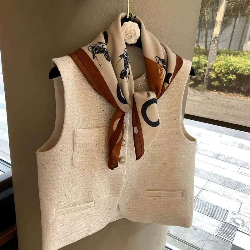 Foulard carré en soie 70x70 cm