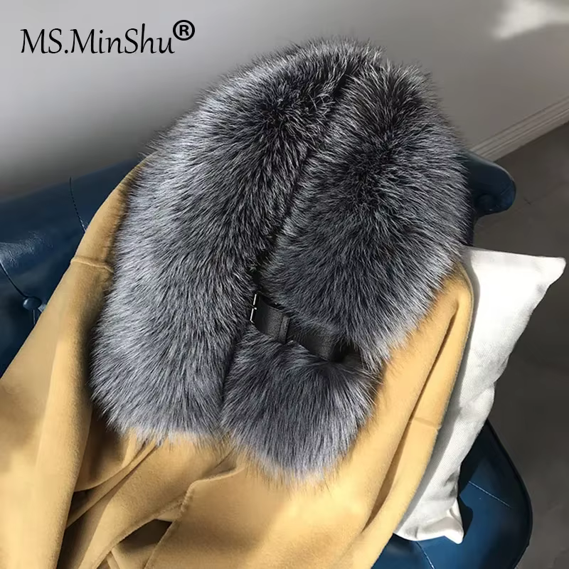 Écharpe en fourrure de renard avec structure de ceinture en cuir