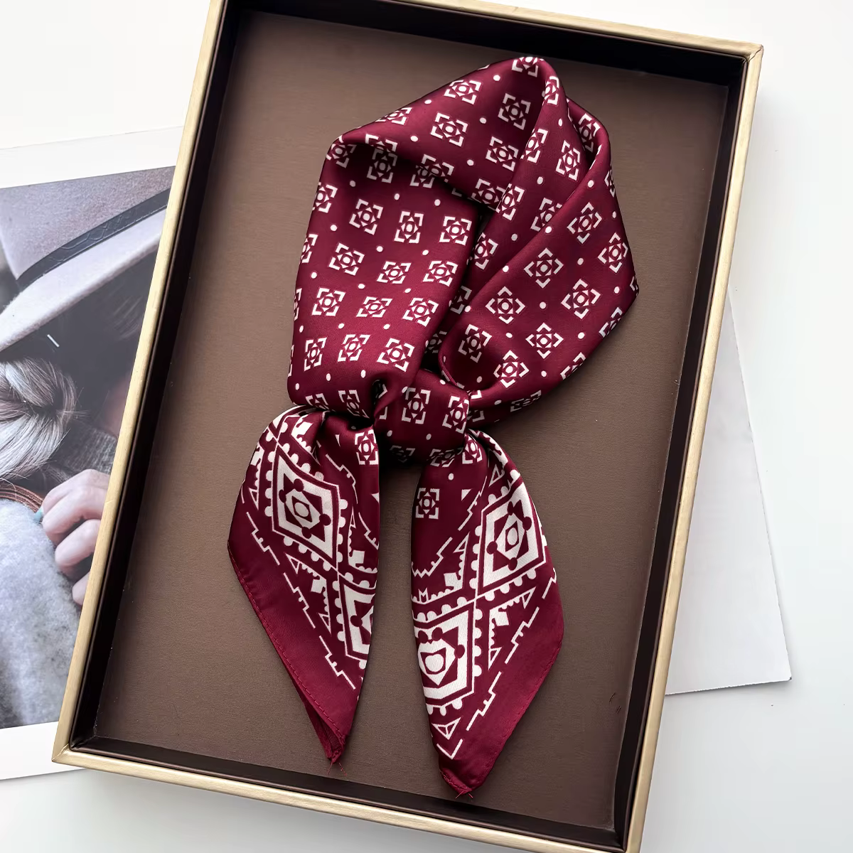 Foulards carrés en soie imitation pour femme