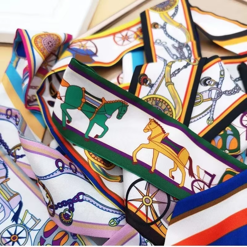 Petit foulard en soie sergé pour femmes, cheval de guerre, reliure polyvalente, poignée de sac de cheval, bande de cheveux, ruban, paquet d'écharpe, bande de tête de cheveux