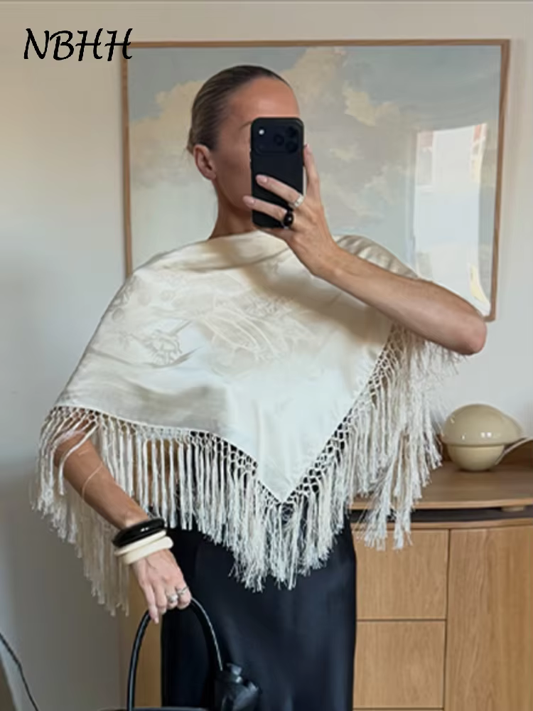 Écharpe Jacquard à Pompons Tendance pour Femme