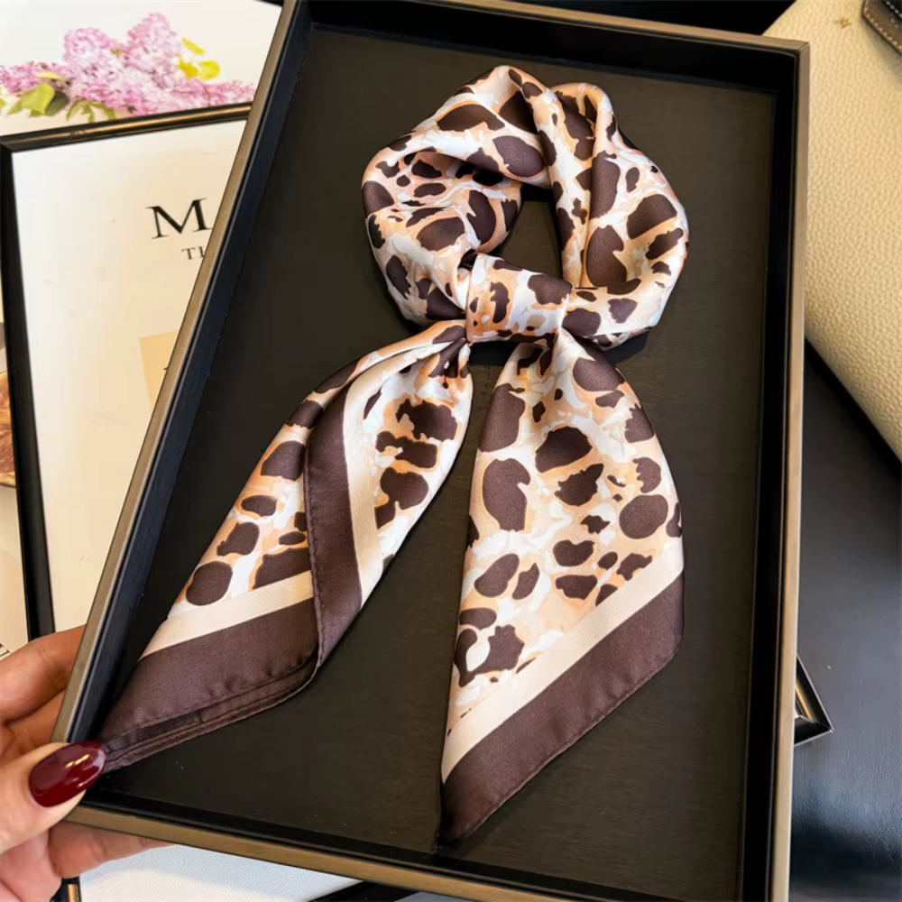Nouveau Foulard Carré Imprimé Effet Soie pour Femme