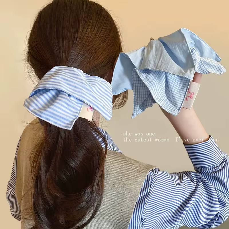 Élastique à cheveux carré à rayures bleues