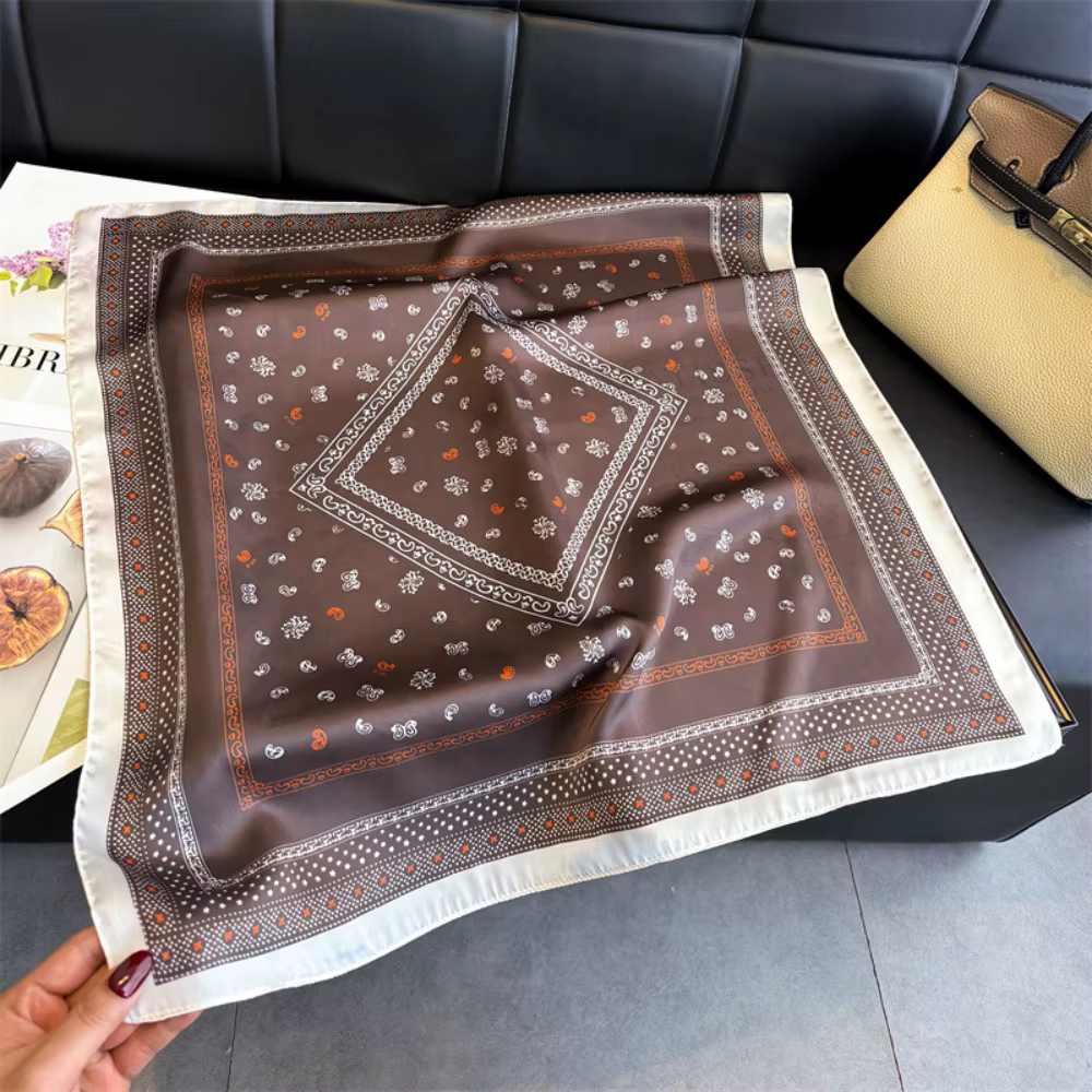 Nouveau Foulard Carré Imprimé Effet Soie pour Femme