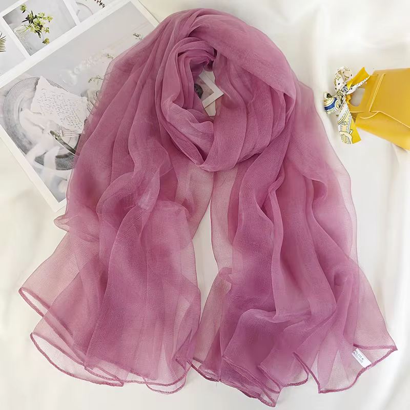 Foulard Hijab Noir Élégant à Col Long