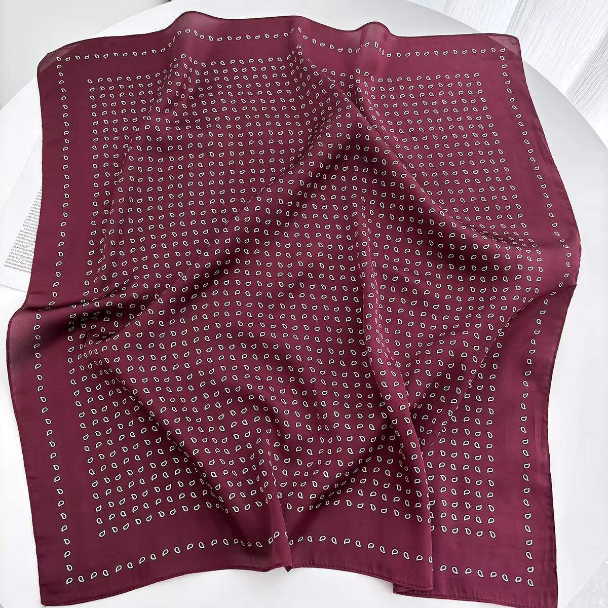 Foulard carré pour femme en satin doux à imprimé floral