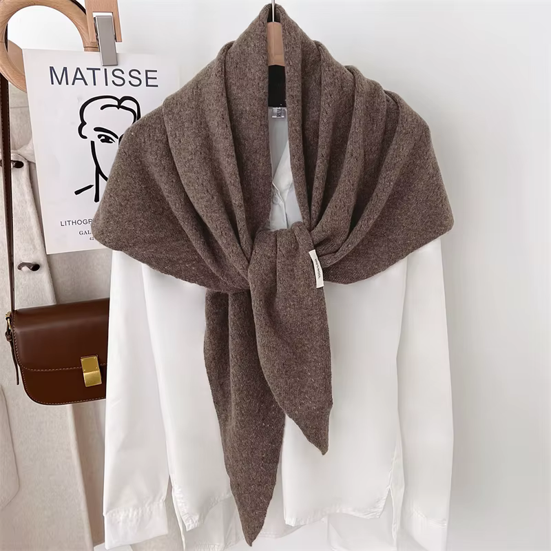 Écharpe Triangle tricotée en laine 100% pour femme