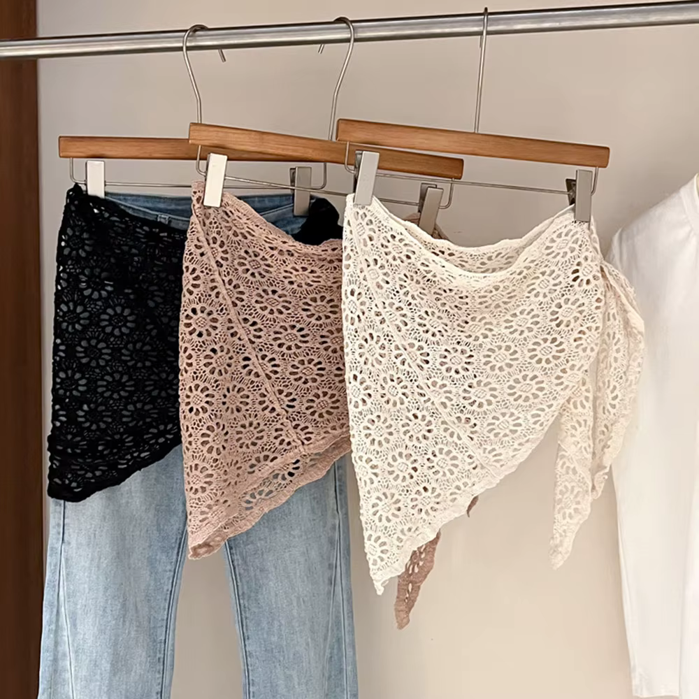 Écharpe triangulaire en crochet rétro