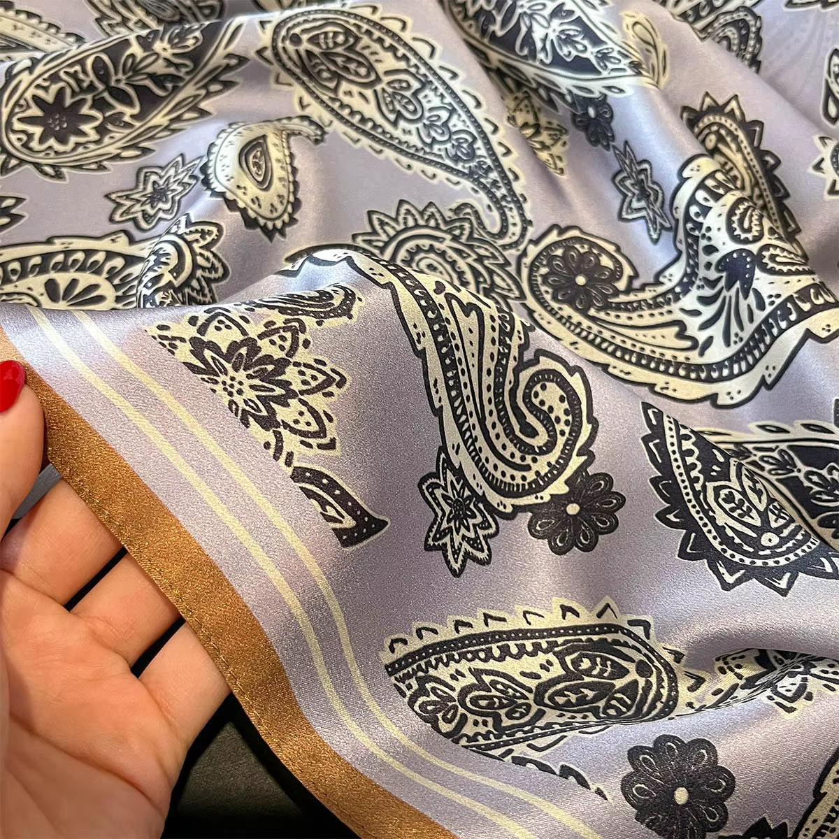 100% foulard en soie naturelle femme Paisley imprimé châle doux mûrier Bandana 68 cm carré