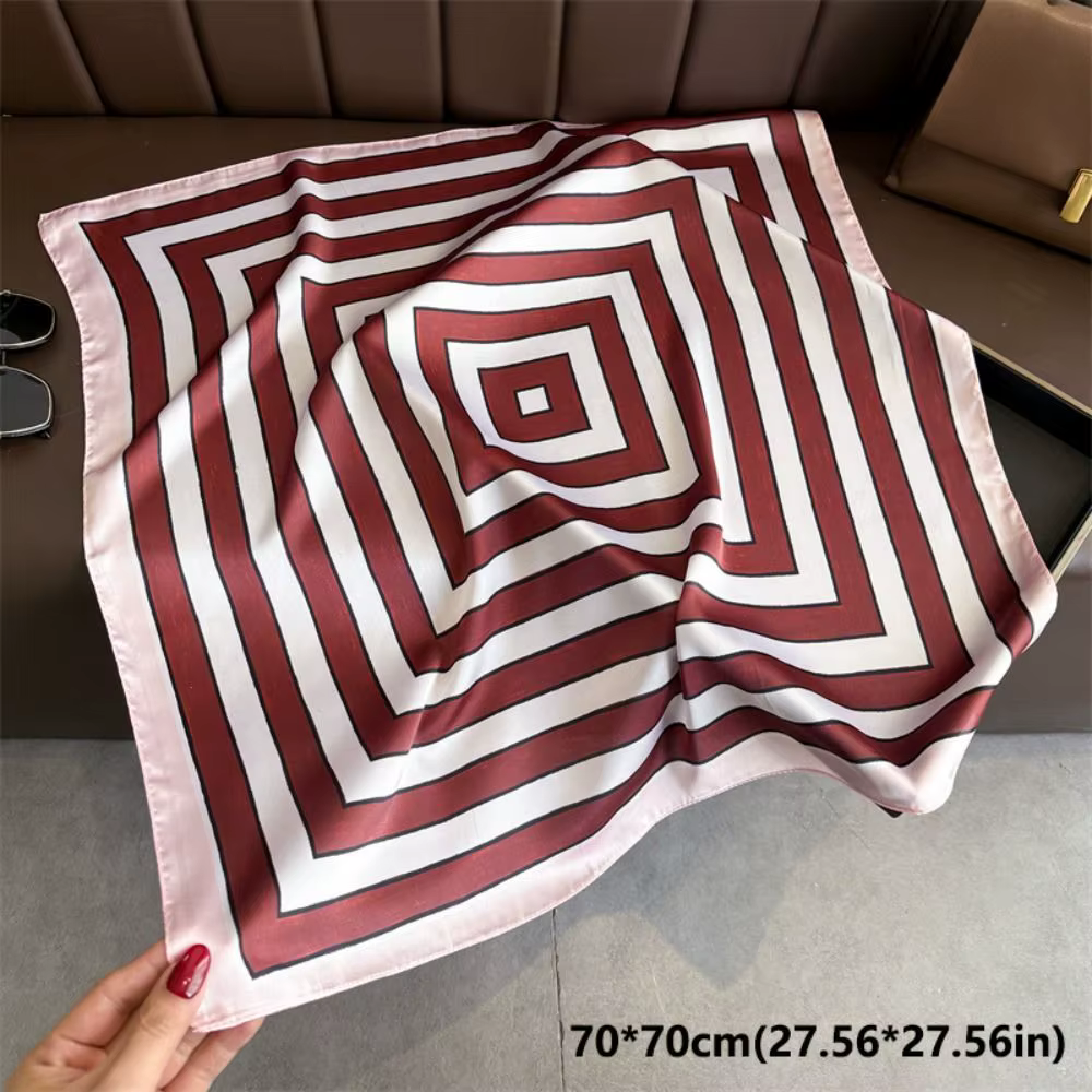 Foulards carrés en soie à rayures géométriques