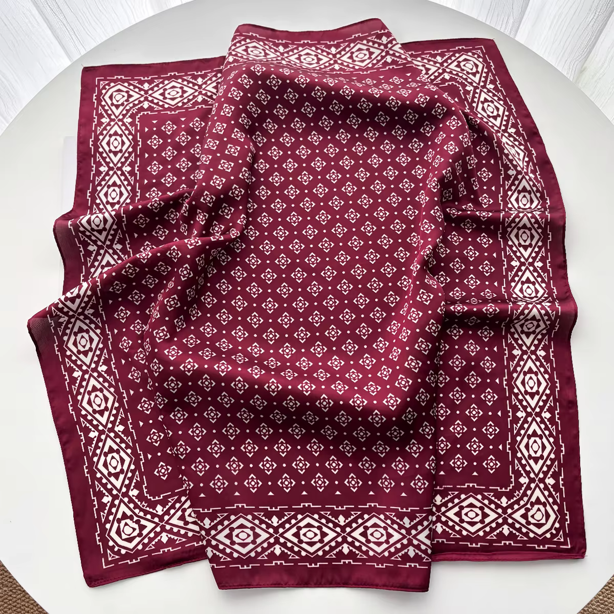 Foulards carrés en soie imitation pour femme