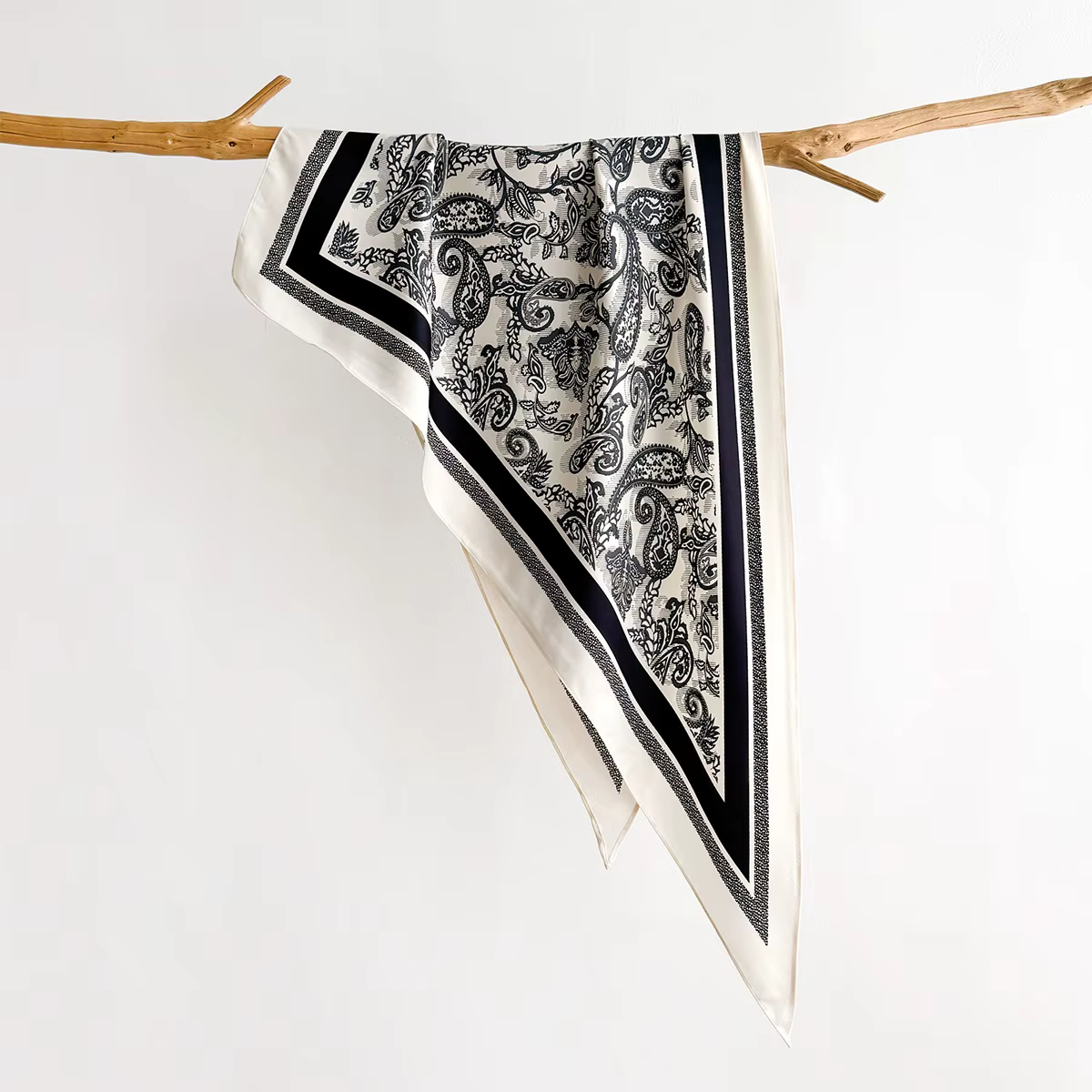 Écharpe carrée imprimée rétro pour femmes, foulards en satin doux, bandanas, hijab de luxe, foulard élégant, châles