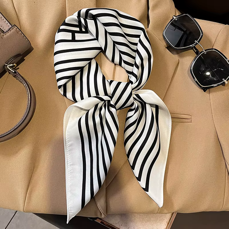 Foulards de mode pour femmes châle imprimé soie Satin Hijab écharpe femme Bandana 70*70 cm marque de luxe châles carrés