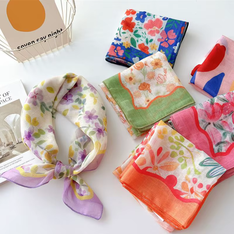 Petit foulard carré en coton et lin