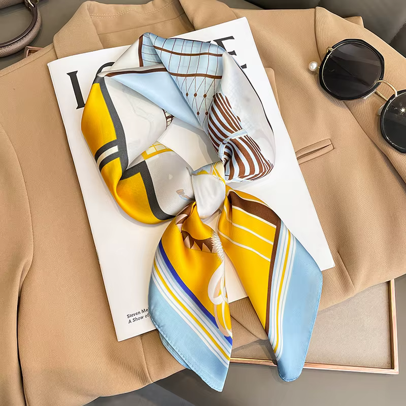 70 petit foulard carré