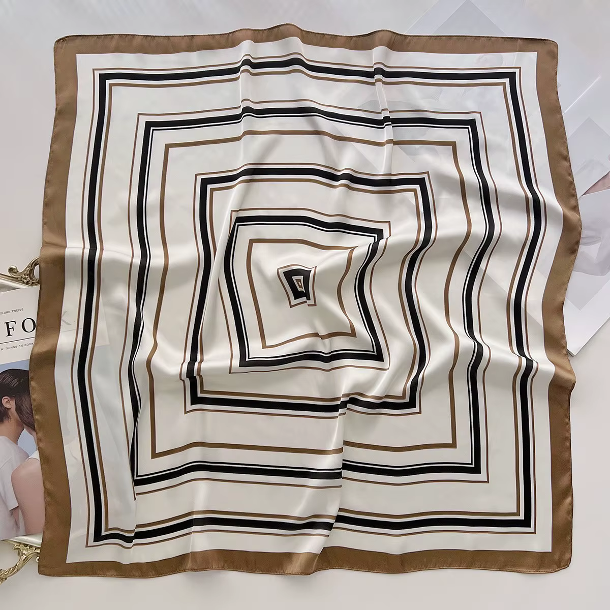 Élégant géométrique rayé carré écharpe pour femmes Satin mode enveloppes foulard femme bandes de cheveux ruban bandeau Bandana